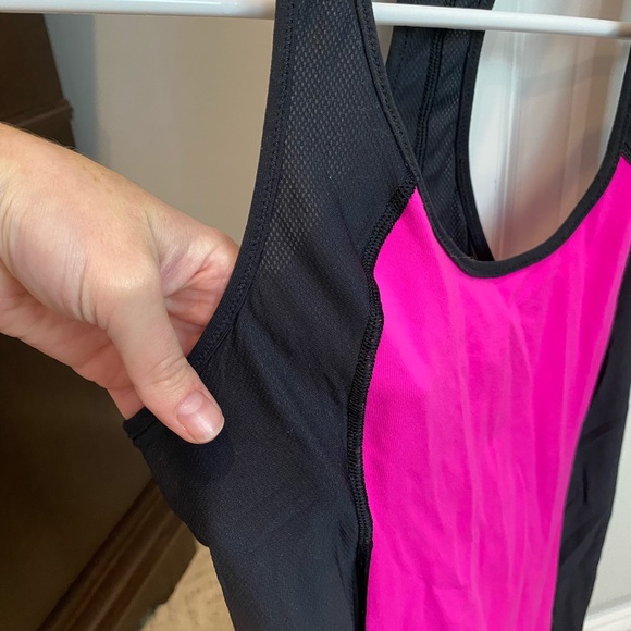 Lululemon neon pink and black mesh tank - Picture 2 of 4